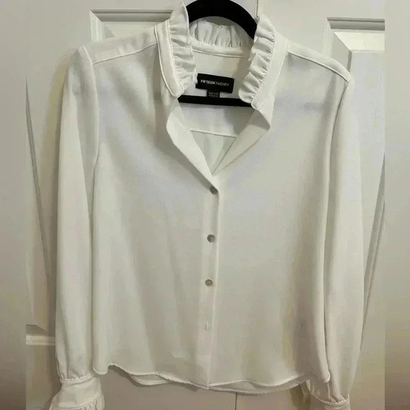 Fifteen Twenty White Button Up Shirt Blouse size XSmall - Picture 1 of 8